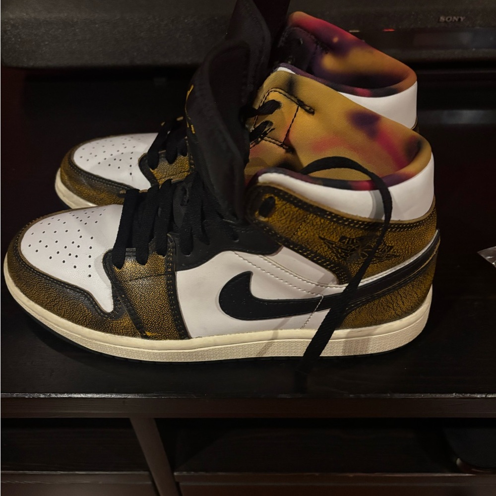 Air Jordan Mid SE Rare - Picture 8 of 12